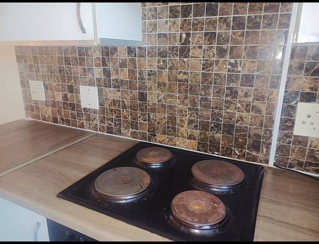 2 BEDROOM TOWNHOUSE FOR SALE IN CLUBVIEW